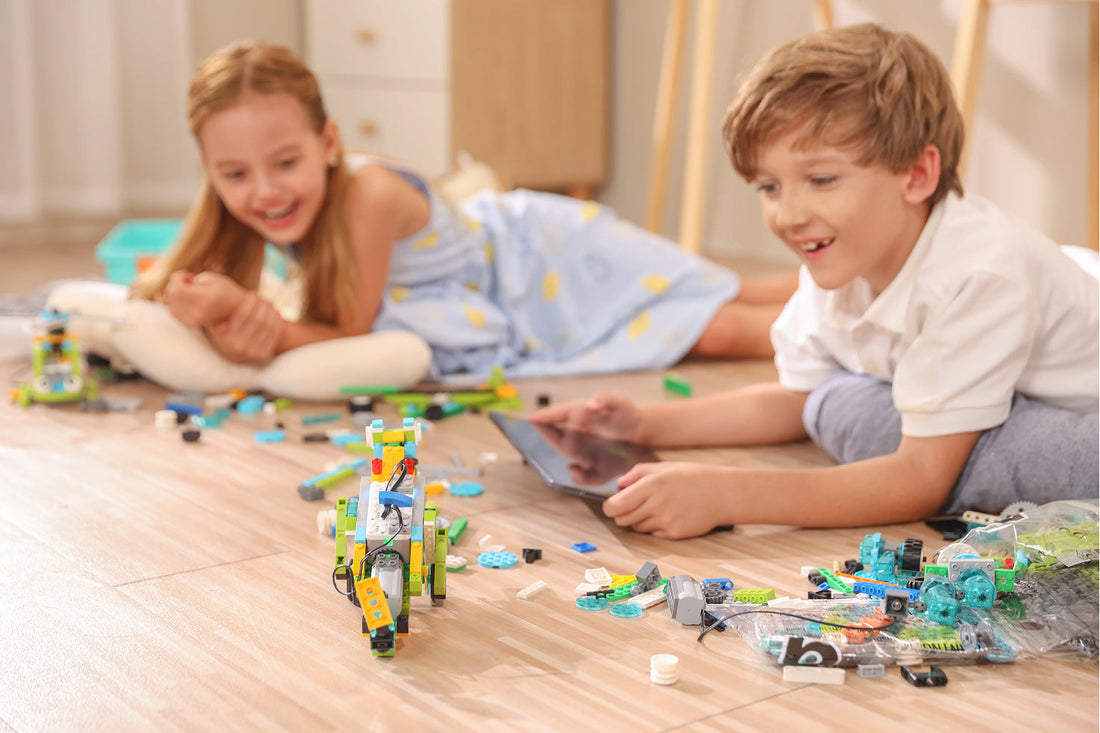Ekran Süresini Üretkenliğe Dönüştürmenin En Akıllı Yolu: STEM Tabanlı Oyuncaklar